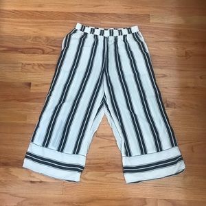 Express wide leg Capri pants